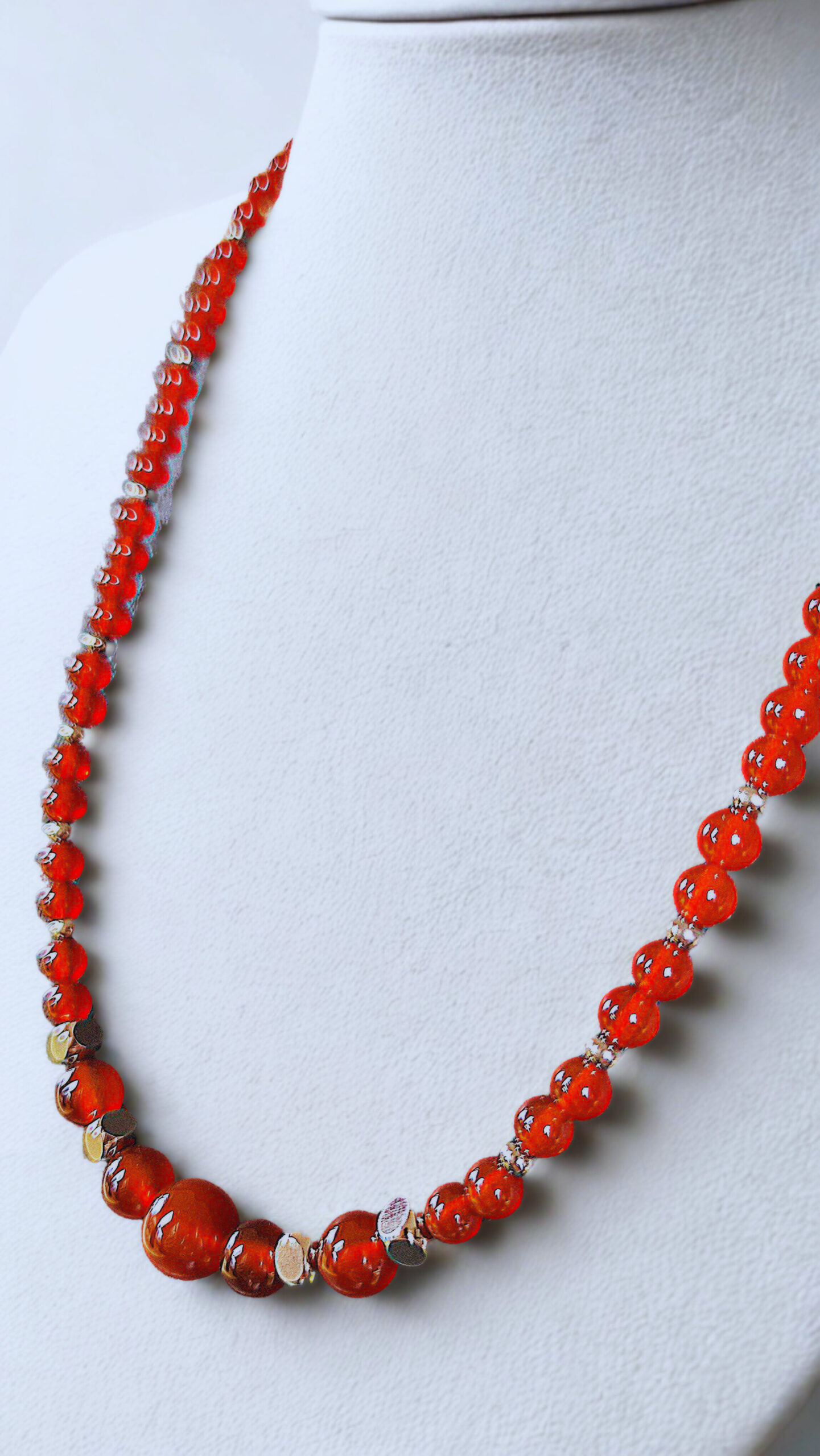 Collier en cornaline, dégradé de perles de 4mm à 8mm. Vitalité et enthousiasme.