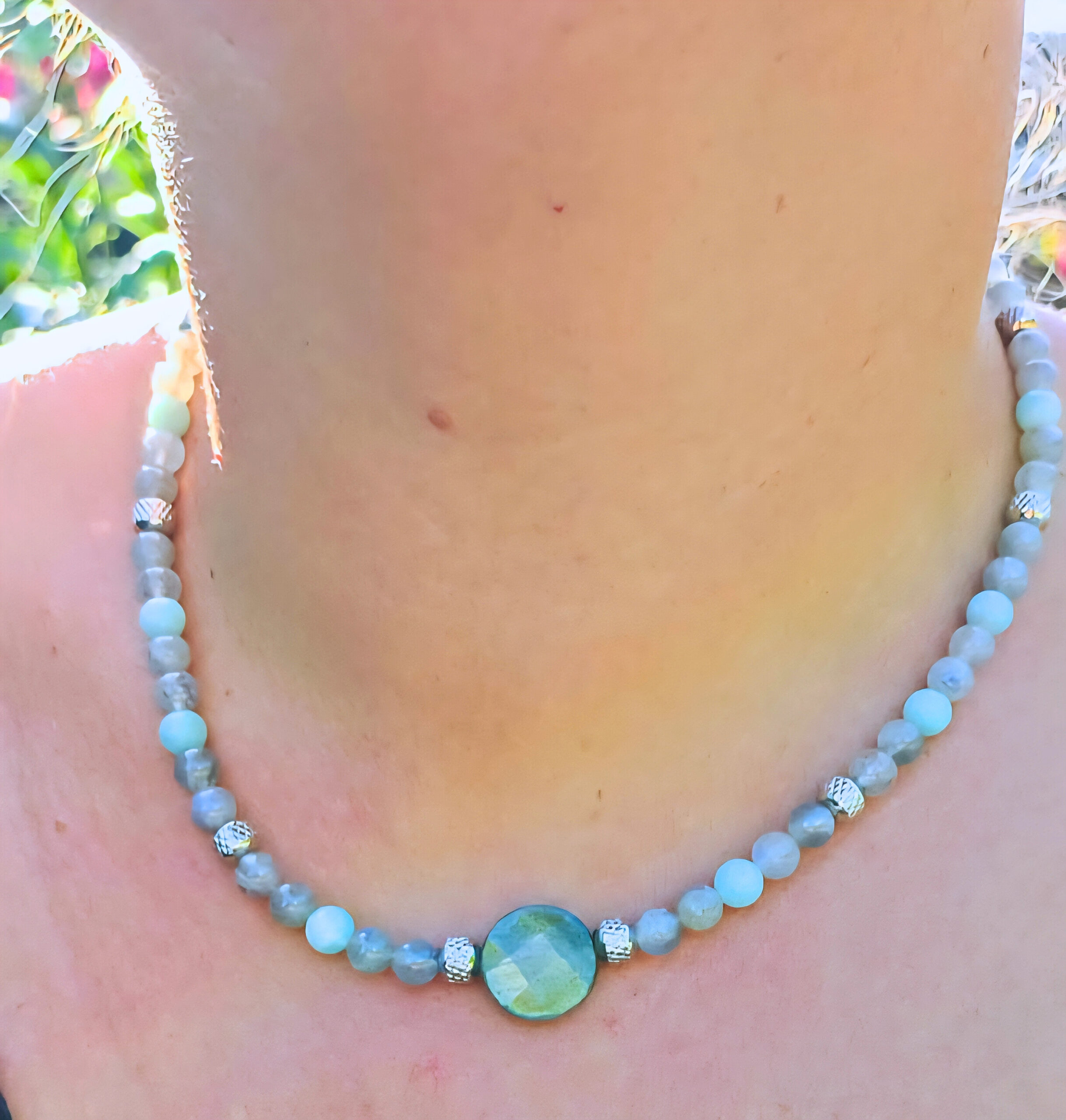 Collier labradorite et amazonite -cabochon amazonite facetté. Protection et harmonie.